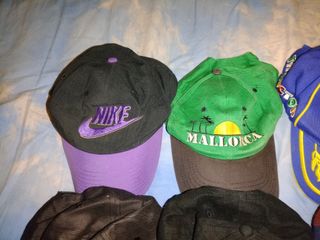 Lotto 11 Cappelli Vari più 2 Visiere