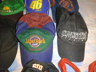 Lotto 11 Cappelli Vari più 2 Visiere