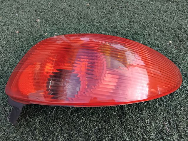 Piloto trasero derecho Peugeot 206