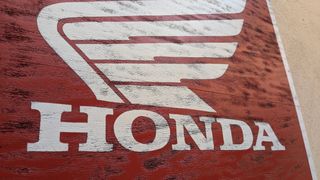 Cartel Honda madera vintage