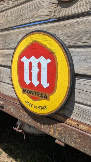 Cartel Montesa vintage madera