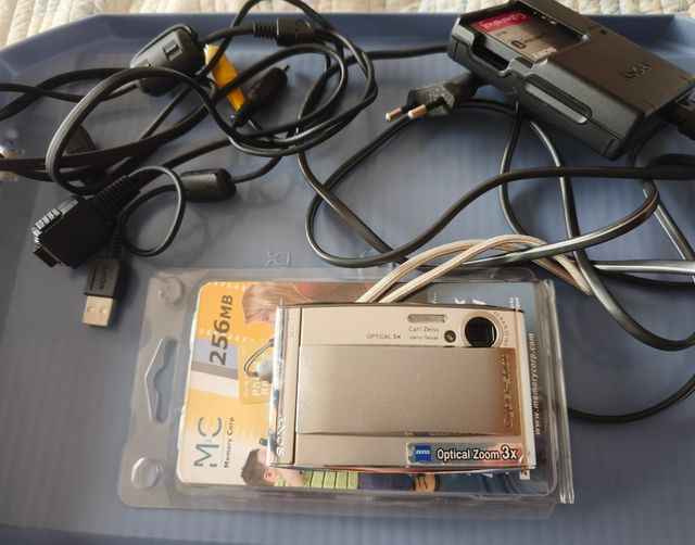 Sony Cybershot - Cámara digital 3x Zoom