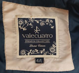Chaleco Valecuatro beige talla L . Pero es pequeña