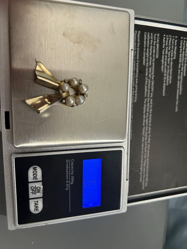 Anello e spilla oro bianco perle