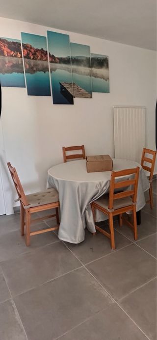 Mesa redonda + 4 sillas