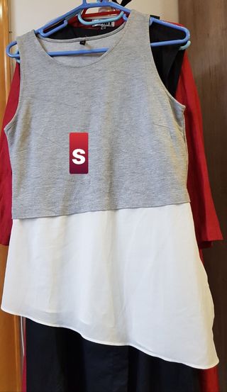 Blusa gris y blanca - Talla S