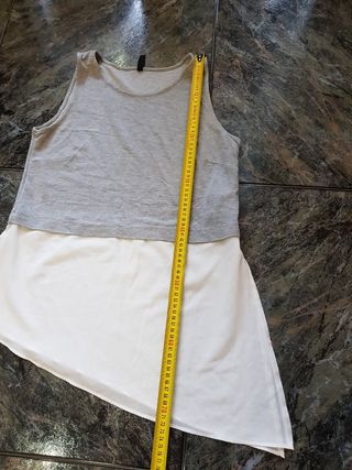 Blusa gris y blanca - Talla S