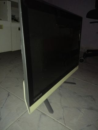 Ordenador Lenovo beige