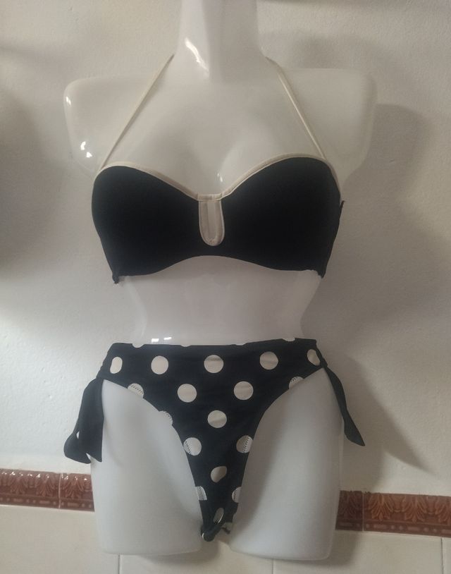 Biquini negro y blanco lunares
