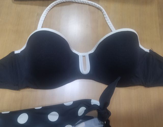 Biquini negro y blanco lunares