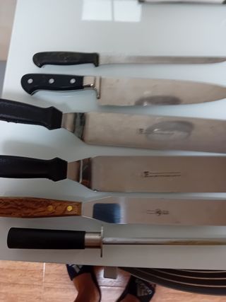 Cuchillos cocina + jamoneros - 6 piezas