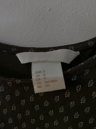 Camiseta de tirantes negra hojas H&M Talla S
