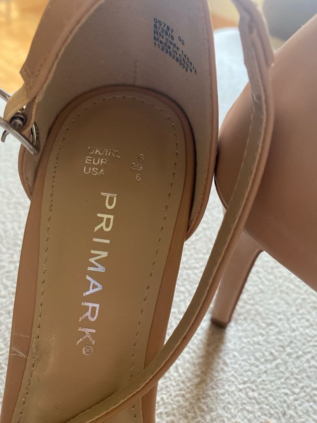 Sandalias tacón beige Primark - 39
