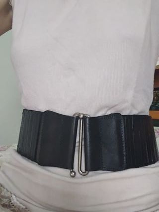 Cinturón ancho piel negra