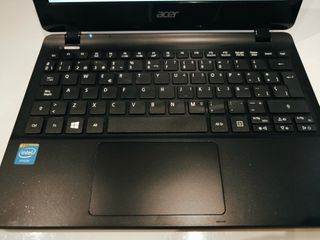 Portátil Acer Travelmate 11,6". Disco SSD. Win 11 