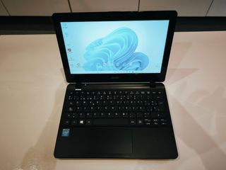 Portátil Acer Travelmate 11,6". Disco SSD. Win 11 