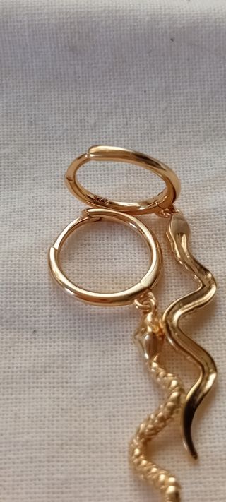 Aros serpiente dorados