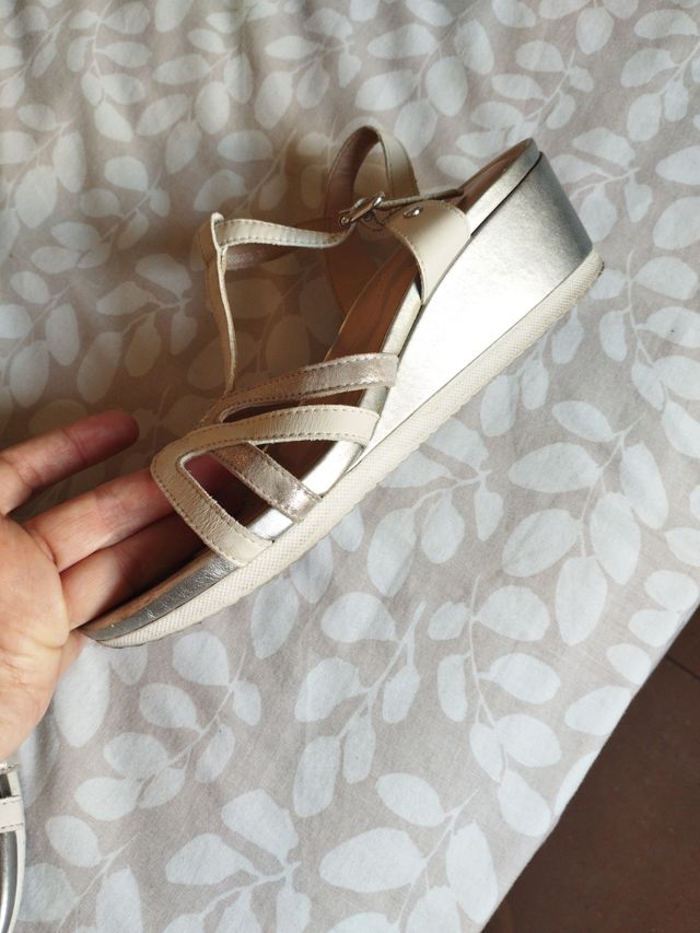 Sandalias Geox beige-plata