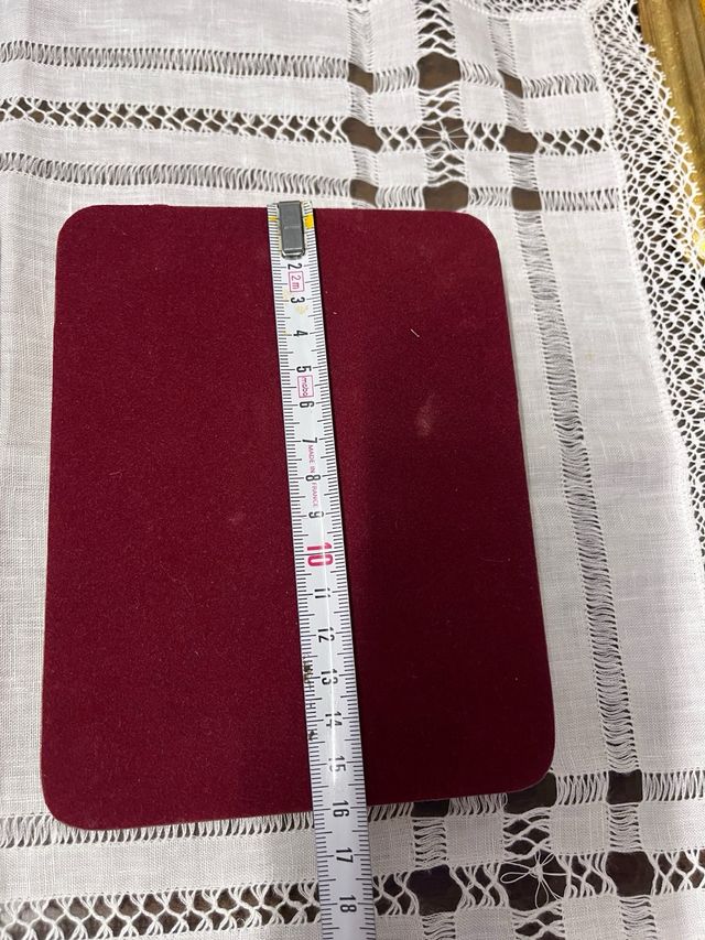 Peana de madera maciza dorada y terciopelo