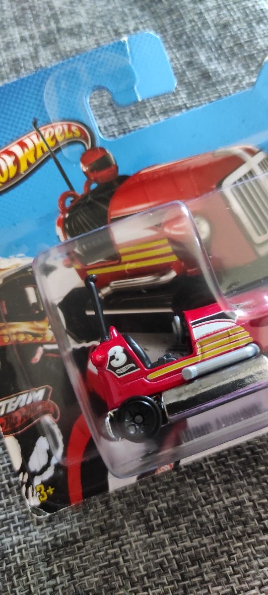 Hot Wheels Bump Around '13
