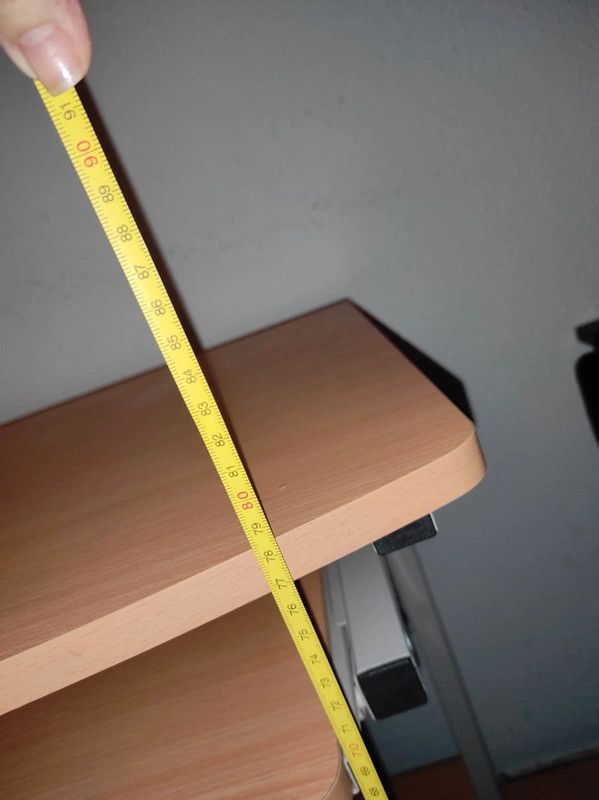 Mesa escritorio para ordenador con ruedas y baldas