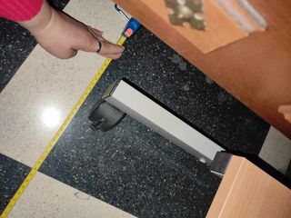 Mesa escritorio para ordenador con ruedas y baldas