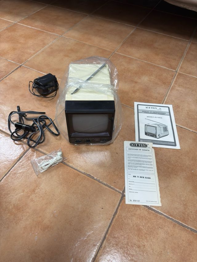 TV Portátil Kitten 5.5" B/N