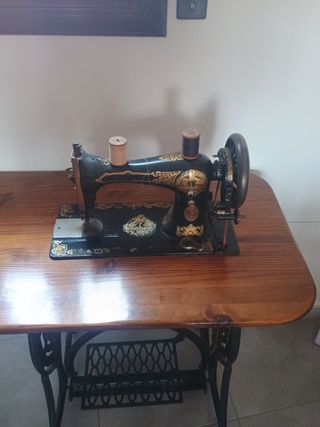 Máquina coser antigua