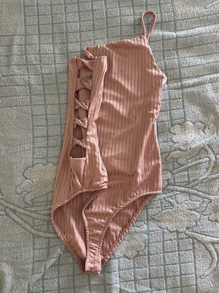 Body rosa tirante  talla s, tallaje pequeño