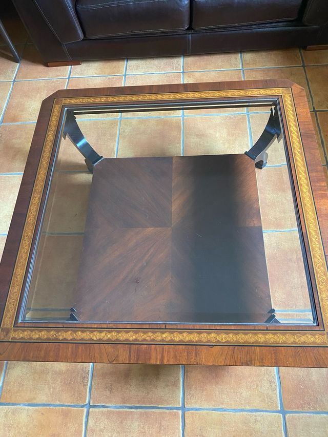 Mesa centro cristal y marqueteria