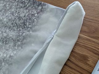 Fundas cojín cremallera letras M y P (2 udsx3€)