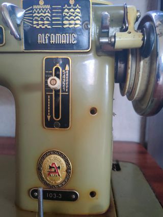 Macchina da cucire Alfa 103 vintage