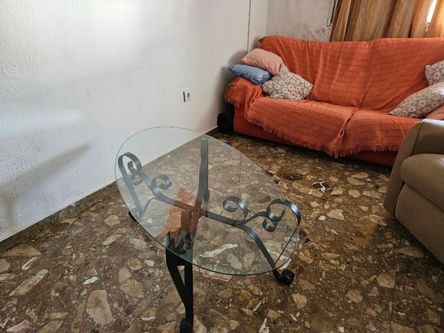 MESA DE CRISTAL REDONDA DE COLOR NEGRO