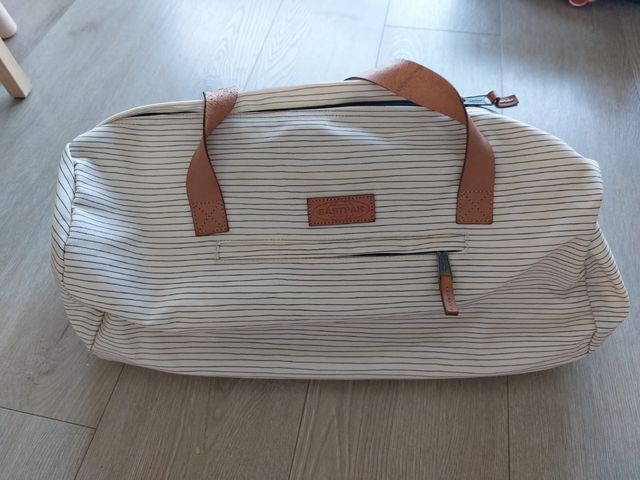 Bolsa Eastpak rayas azul-blanco