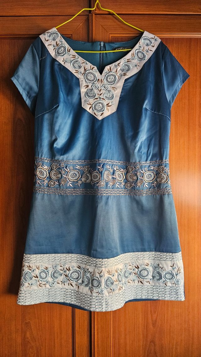 Vestido azul bordado - Mini