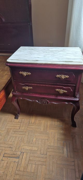 Regalo Dormitorio antiguo: Cama + 2 mesillas + cóm