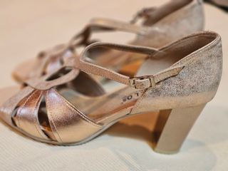 Pitillos - Zapatos tacón beige/dorado