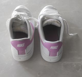Zapatillas Nike blancas y rosas, talla 40