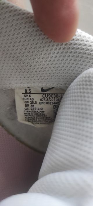 Zapatillas Nike blancas y rosas, talla 40