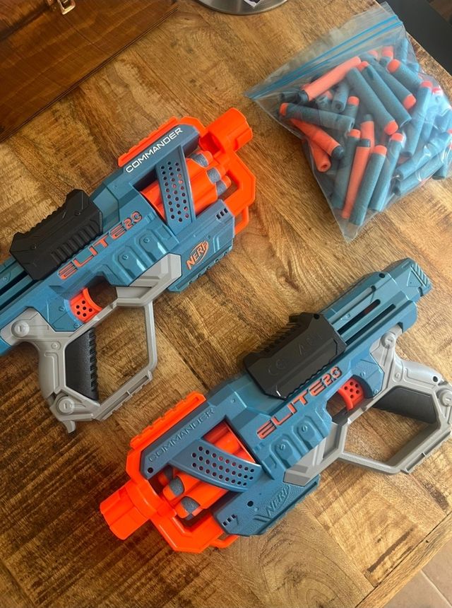 Nerf Elite Command 20: 2 pistolas + balas espuma