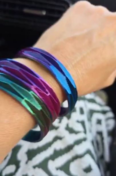 Brazaletes holográficos 3D