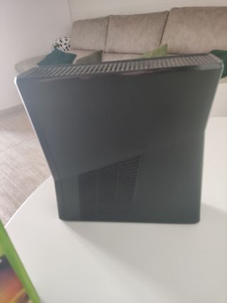 Xbox 360 negra + juegos