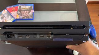 PS4 Pro (PlayStation 4) 1TB + 2 mandos