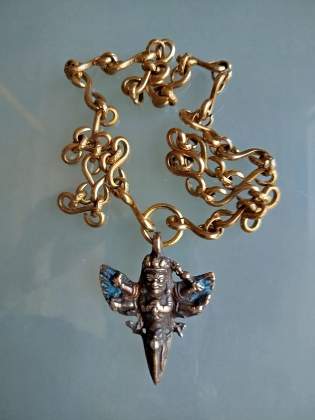 COLLAR BUDISTA CON DIOS GARUDA