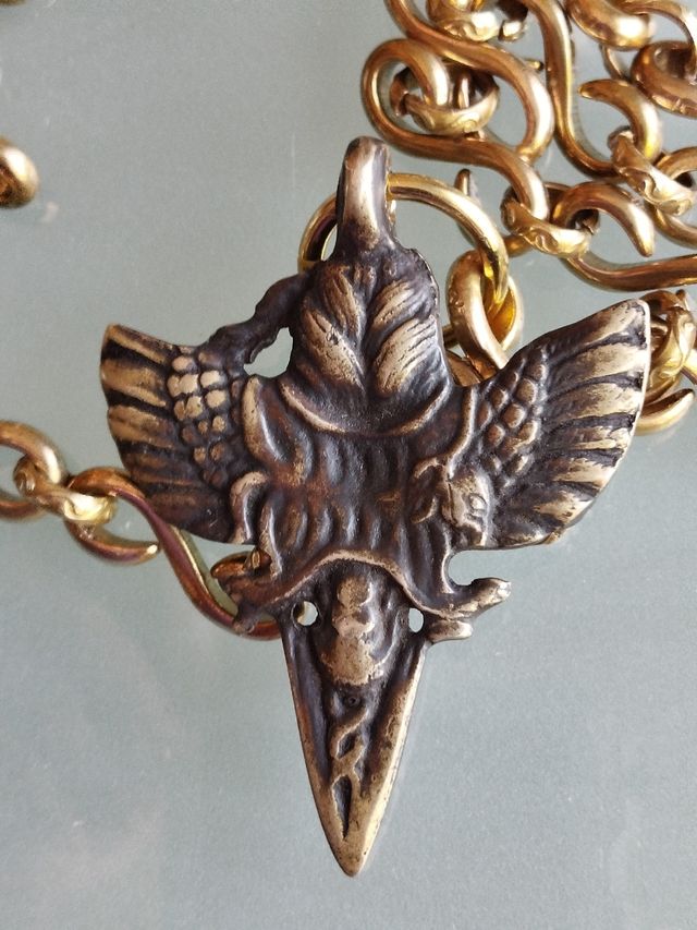 COLLAR BUDISTA CON DIOS GARUDA