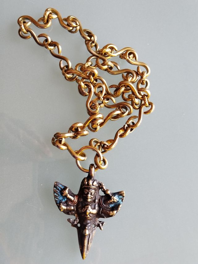 COLLAR BUDISTA CON DIOS GARUDA