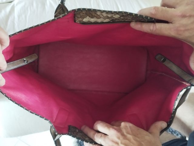 Borsa intrecciata beige e marrone in vera pelle