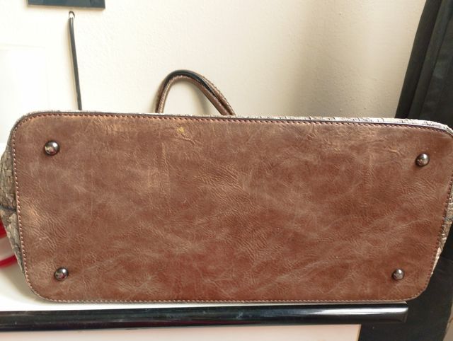 Borsa intrecciata beige e marrone in vera pelle