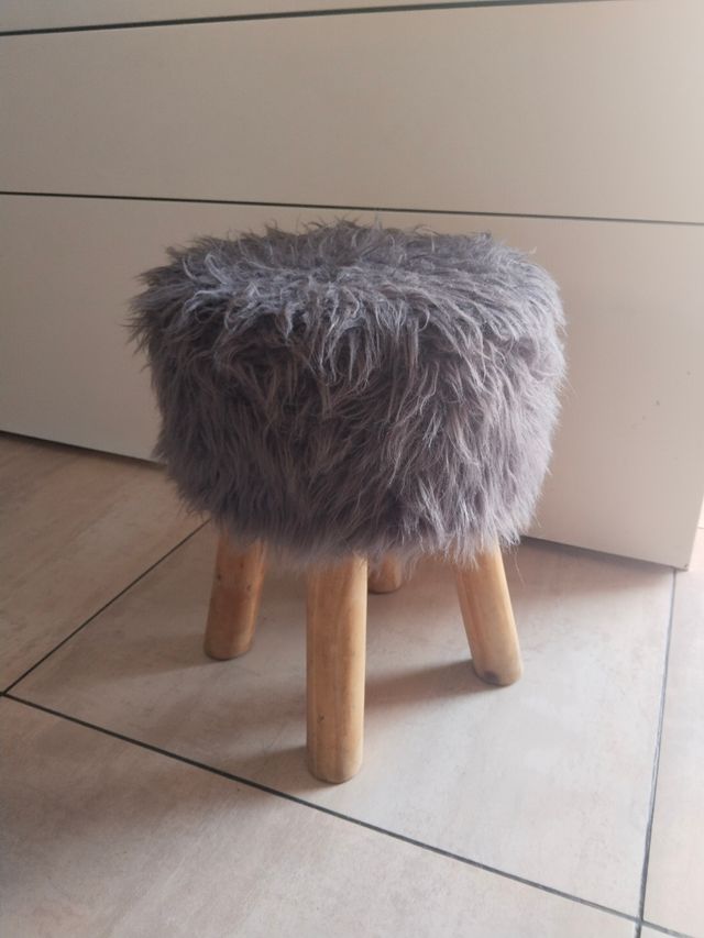 Taburete gris - Puf peludo