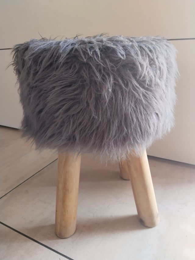 Taburete gris - Puf peludo